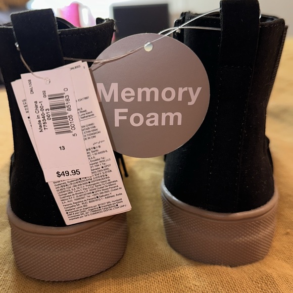 GAP black sneaker wedges!!! NWT. Never worn! - Picture 3 of 9